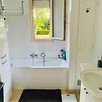 Feline's - T2 Moderne 51 M2, Proche Centre