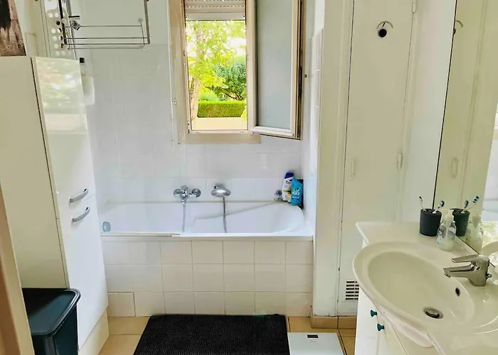 Feline's - T2 Moderne 51 M2, Proche Centre